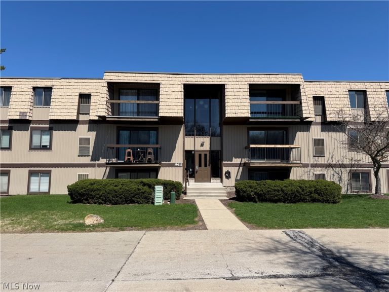 9611 Sunrise Boulevard #K-9, North Royalton, OH, 44133
