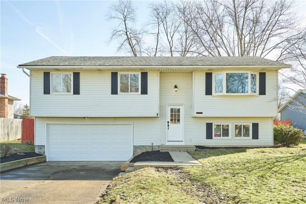 1661 Devonshire Drive, Brunswick, OH