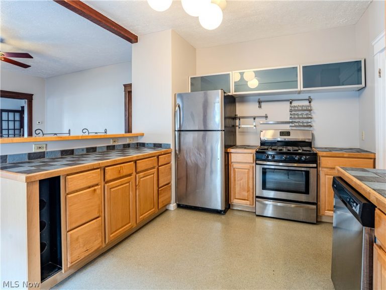 10105 Baltic Road, Cleveland, OH - Photo 5