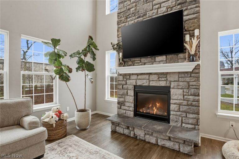 32895 Rebecca Lane, Avon Lake, OH - Photo 8