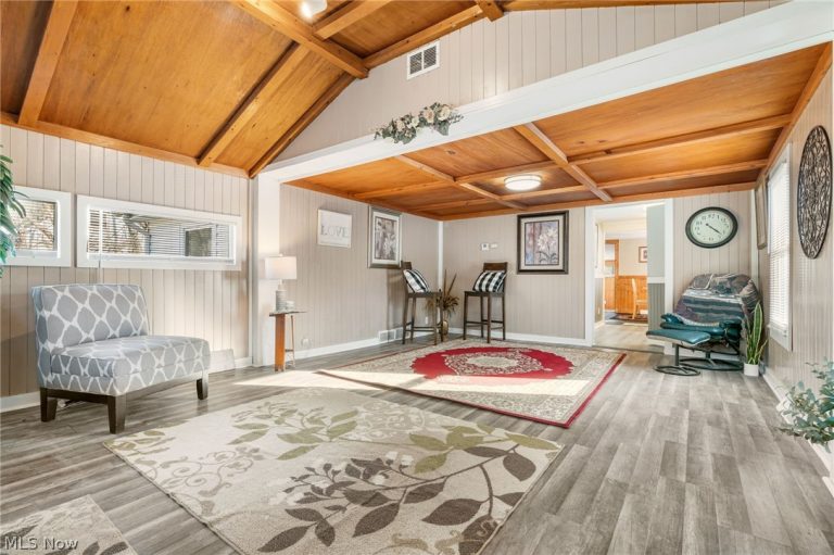 368 Jarvis Road, Akron, OH - Photo 8