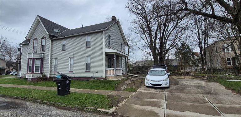 7202 Harvard Avenue, Cleveland, OH - Photo 3