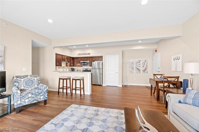 558 Colony Park #206, Tallmadge, OH - Photo 5