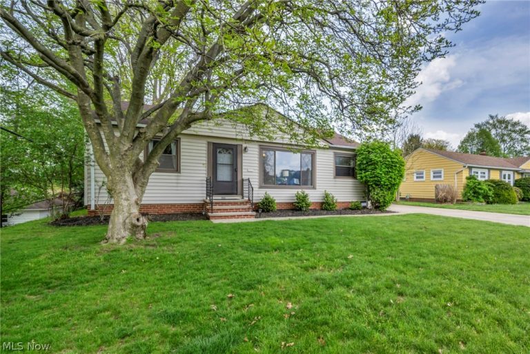 11908 Glamer Avenue, Parma, OH - Photo 3