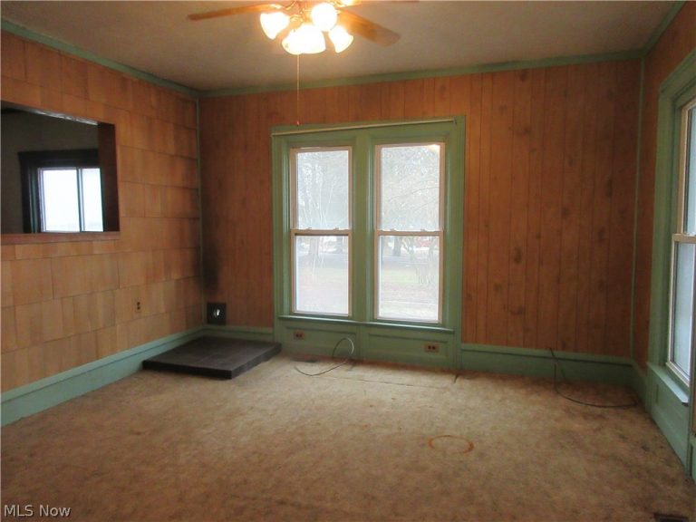 174 Hickory Street, Andover, OH - Photo 3