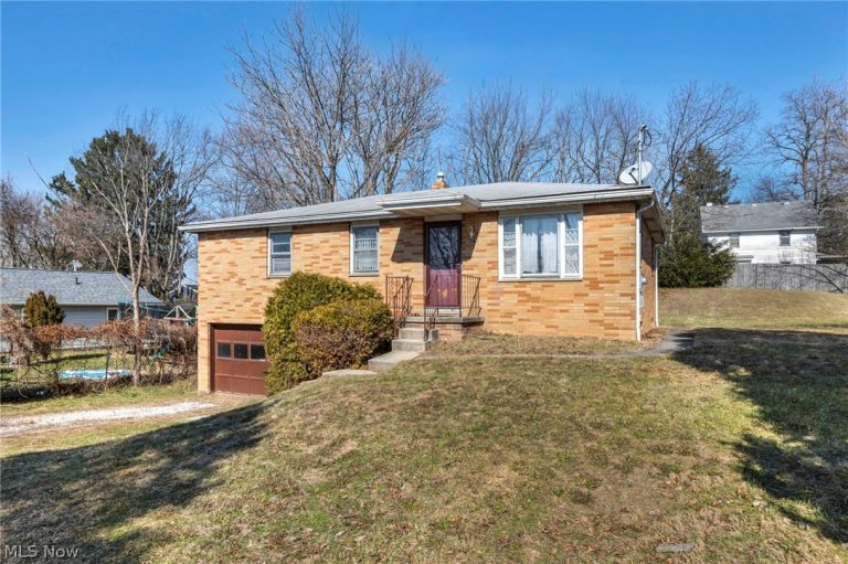 627 Lincoln Avenue, Barberton, OH - Photo 2