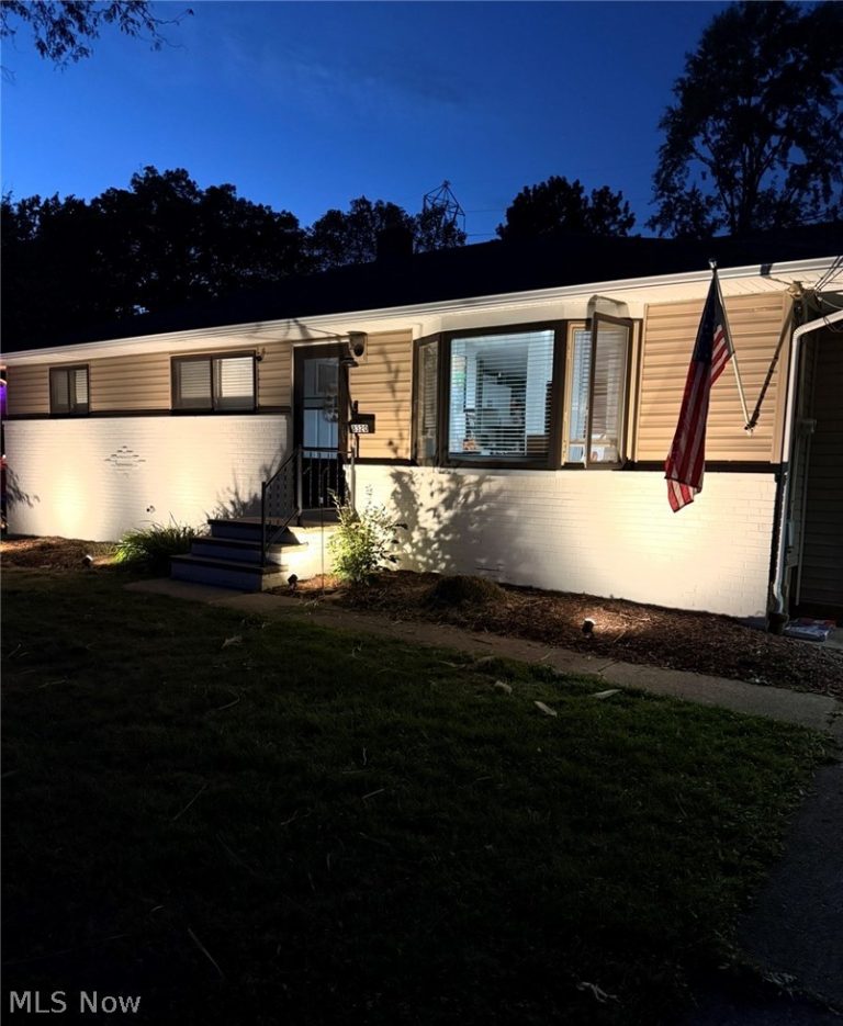 8320 Craigleigh Drive, Parma, OH - Photo 3