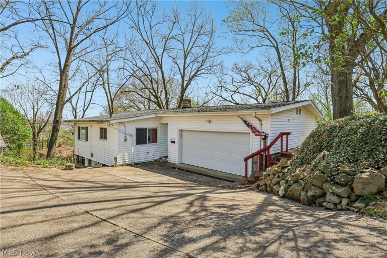 2060 6th Street, Akron, OH - Photo 5