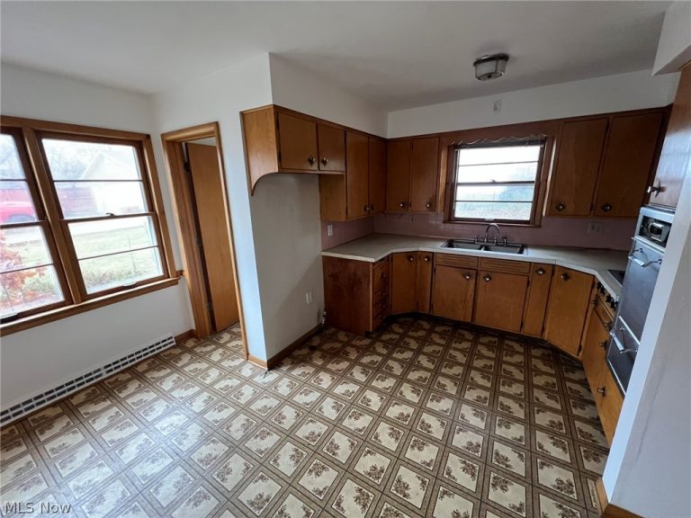 462 Moody Street, Akron, OH - Photo 8