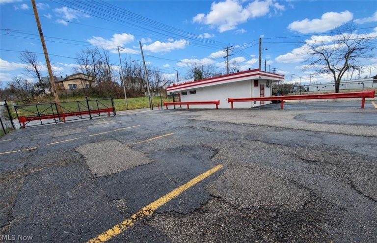 17201 Euclid Avenue, Cleveland, OH - Photo 4