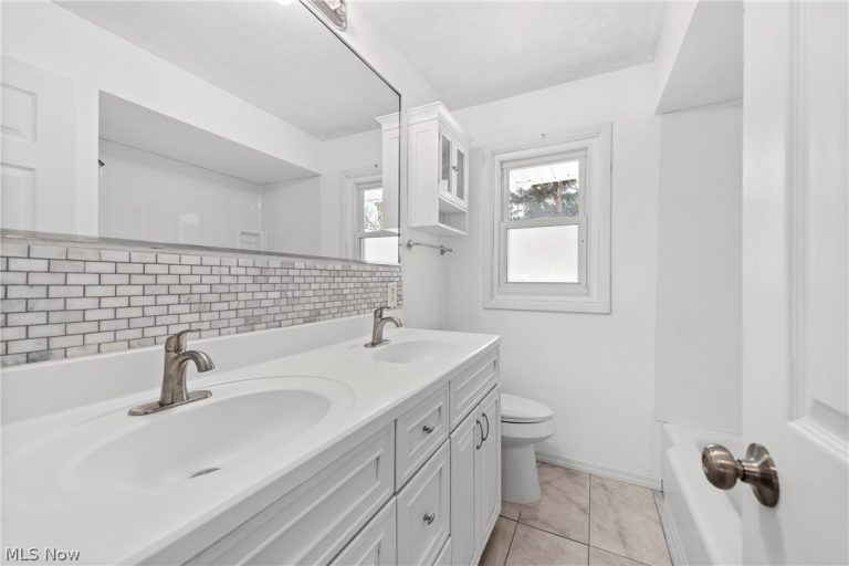 8760 Priem Road, Strongsville, OH - Photo 8