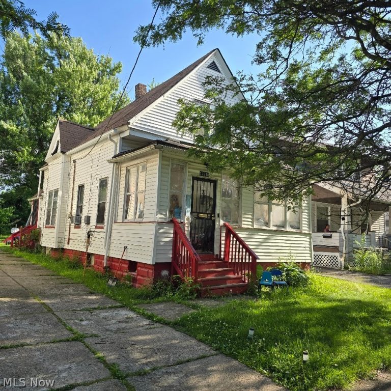12718 Holborn Avenue, Cleveland, OH, 44105