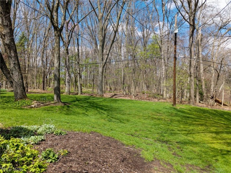 2357 Woodpark Road, Akron, OH - Photo 5
