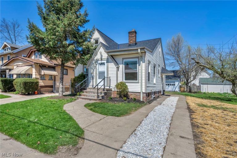 10318 Thrush Avenue, Cleveland, OH - Photo 2