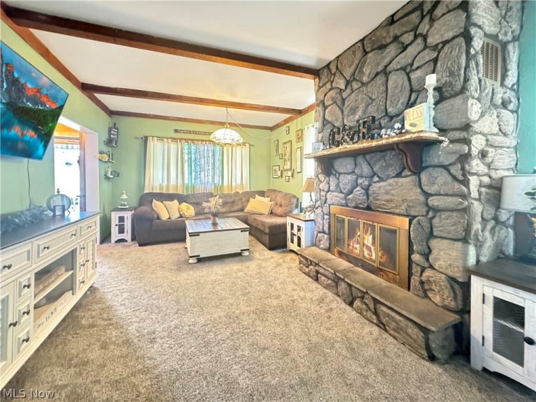 1047 Howell Avenue, East Palestine, OH - Photo 8