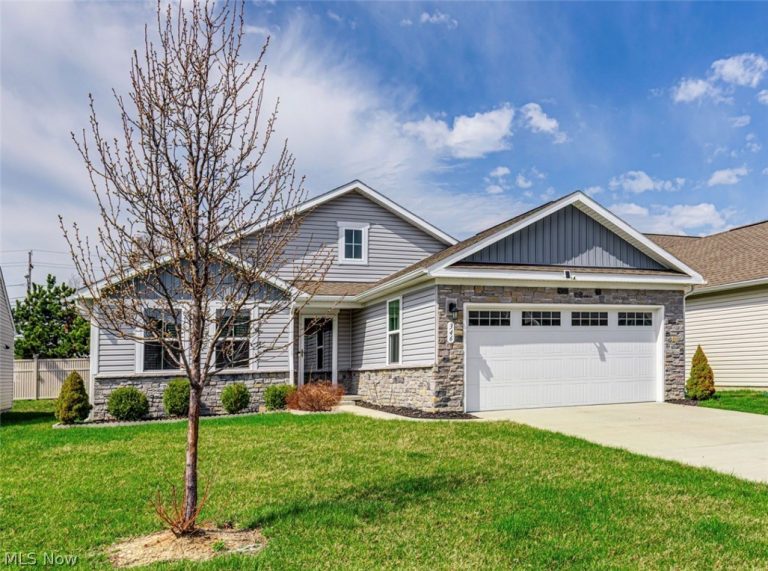 346 Lakewick Lane, Willowick, OH - Photo 2