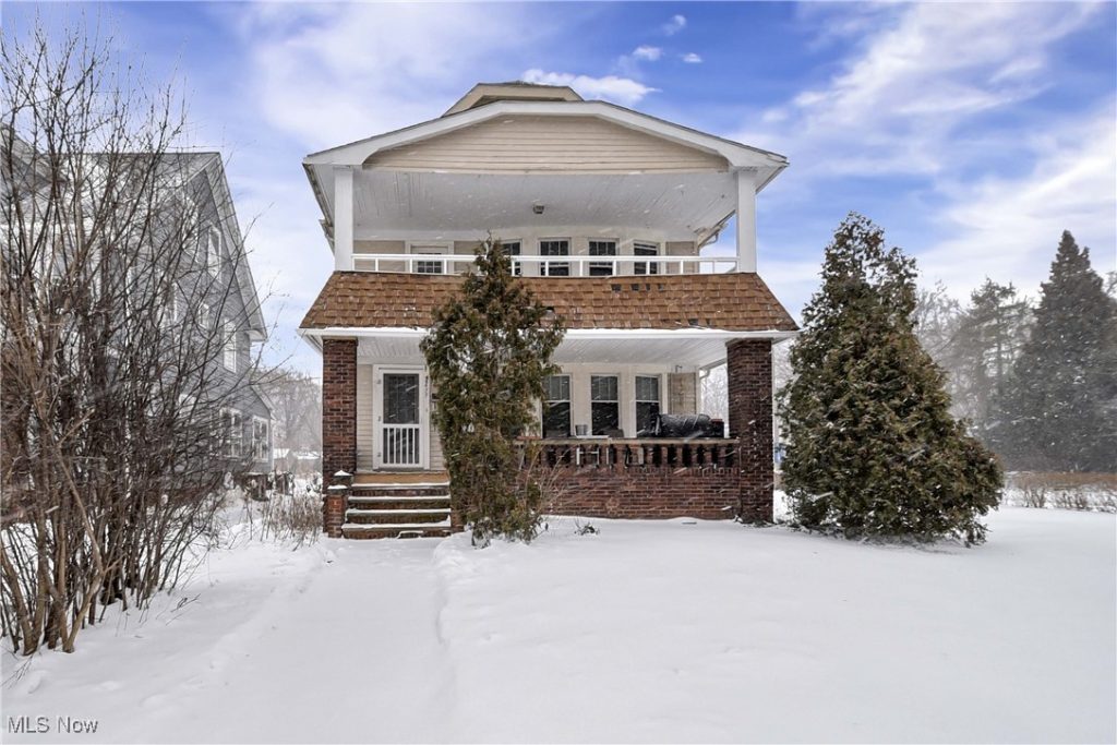 2477 Lee Road, Cleveland Heights, OH