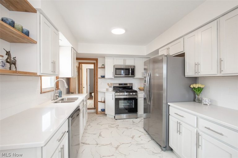 451 Fulmer Avenue, Akron, OH - Photo 5