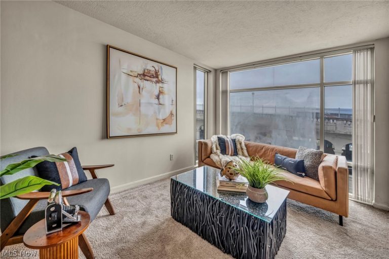 2222 Detroit Avenue #603, Cleveland, OH - Photo 4