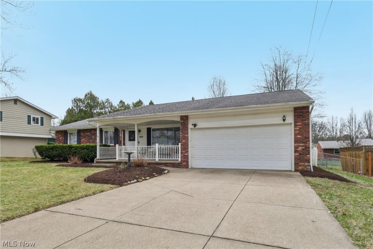 2992 Greenridge Road, Norton, OH - Photo 2