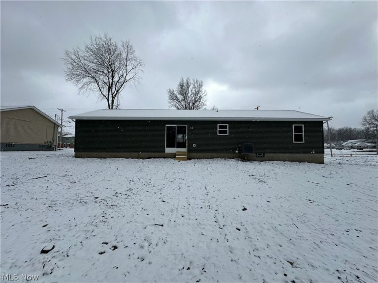 24 Maranatha Drive, Youngstown, OH - Photo 2