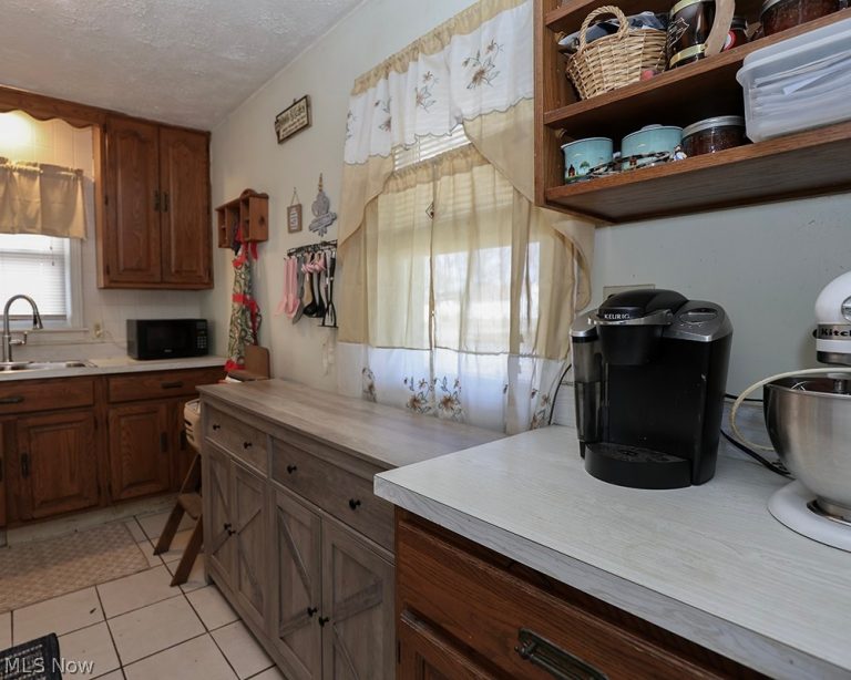 805 Clark Street, Elyria, OH - Photo 8