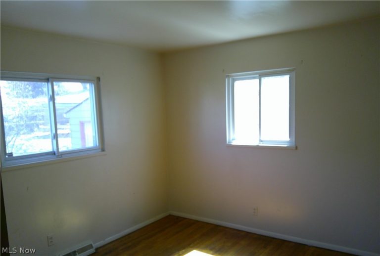 1168 Jeanie J Avenue, Akron, OH - Photo 6