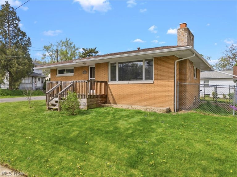 1157 Woodland Avenue, Alliance, OH - Photo 2