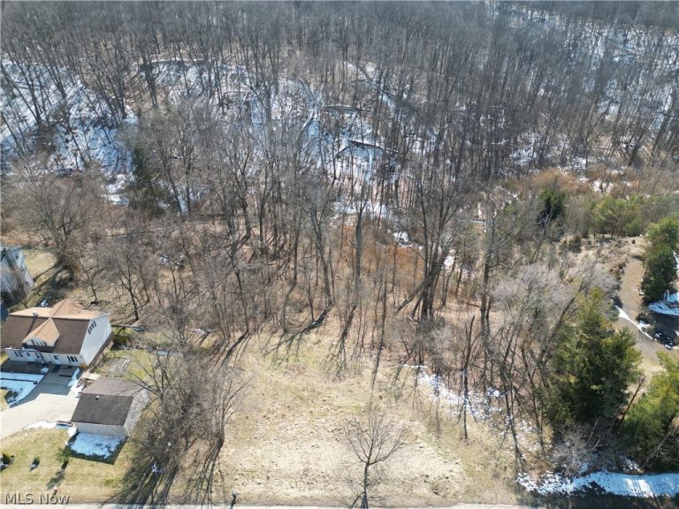 6579 Hathaway Road, Valley View, OH - Photo 3
