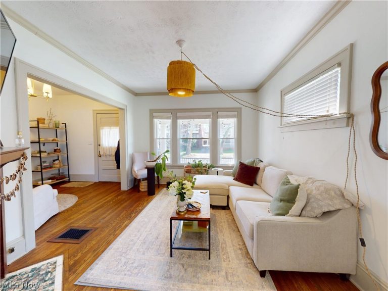 2320 Bellfield Avenue, Cleveland Heights, OH - Photo 6