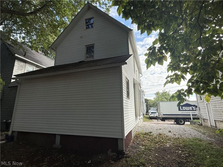 70 Wise Street, Akron, OH - Photo 6