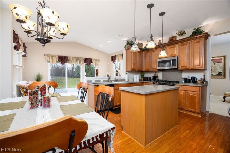 5206 Yorton Lane, Brunswick, OH - Photo 8