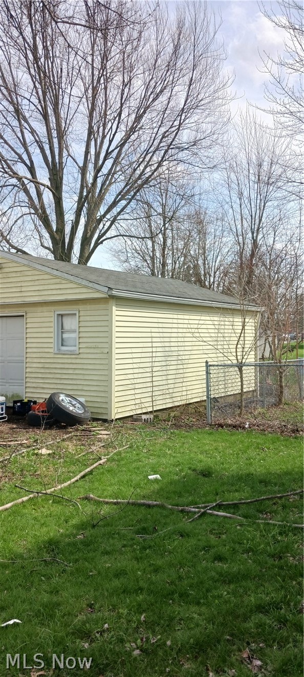 938 Walnut Street, Elyria, OH - Photo 2