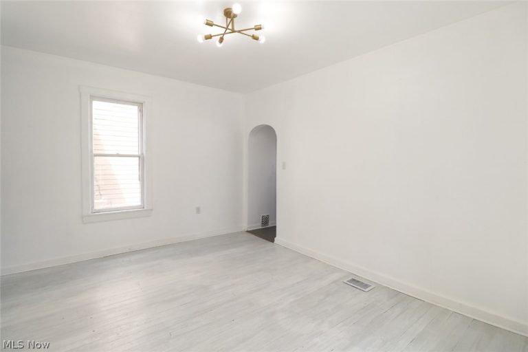 1405 Oregon Avenue, Steubenville, OH - Photo 4