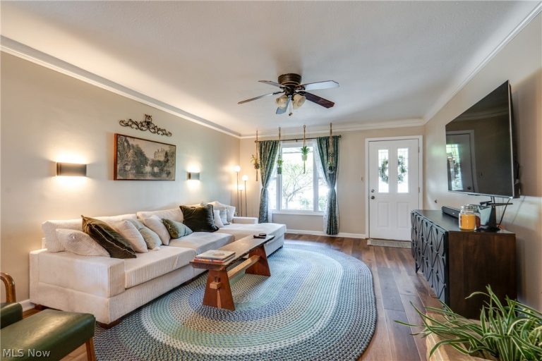 757 Esther Road, Highland Heights, OH - Photo 4