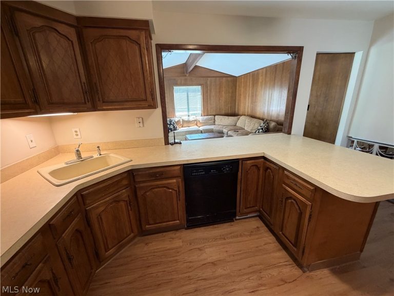 4614 Telhurst Road, South Euclid, OH - Photo 5