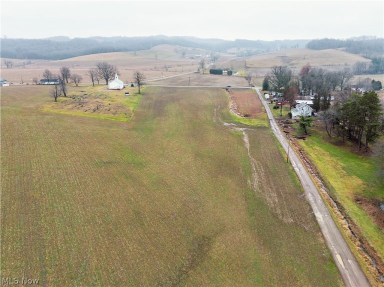 3967 Crooked Run Road, New Philadelphia, OH - Photo 3