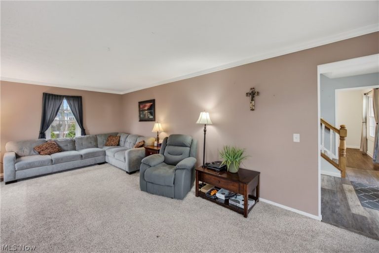 30 Chelmsford Drive, Aurora, OH - Photo 8