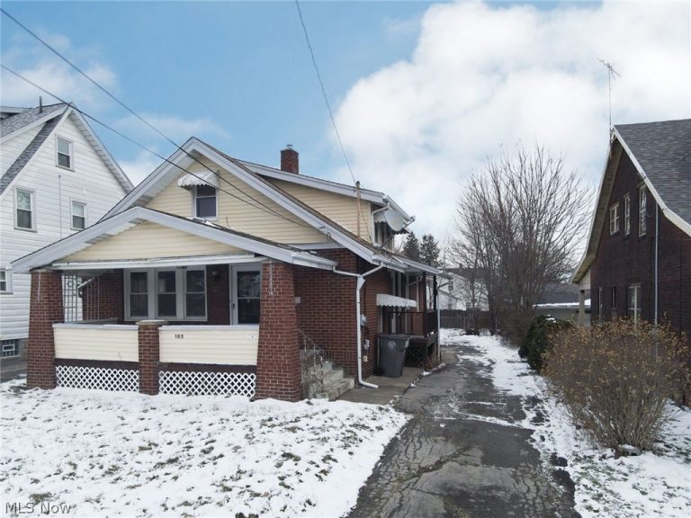 105 Manchester Avenue, Youngstown, OH - Photo 2
