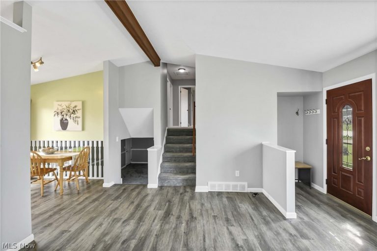 14242 Holland Road, Brook Park, OH - Photo 6