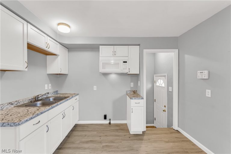 20751 Goller Avenue, Euclid, OH - Photo 6