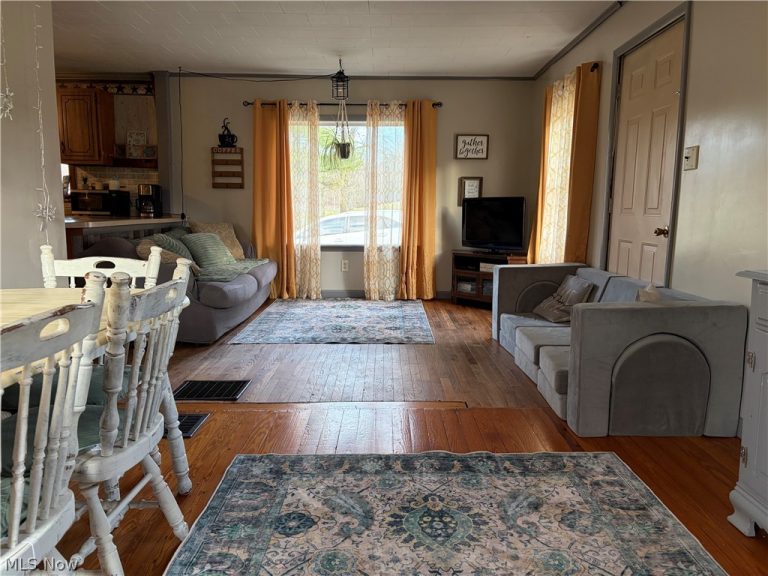 3719 Holmes Road, Cambridge, OH - Photo 6