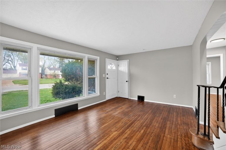 303 Green Road, South Euclid, OH - Photo 4