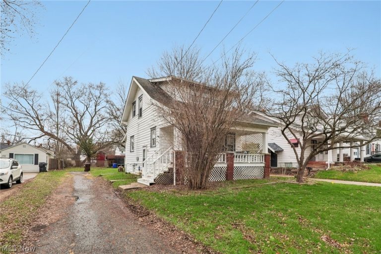 162 Erskine Avenue, Boardman, OH - Photo 2