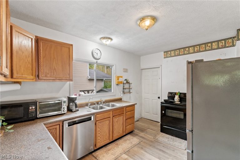 38 Walnut Court, Mogadore, OH - Photo 8