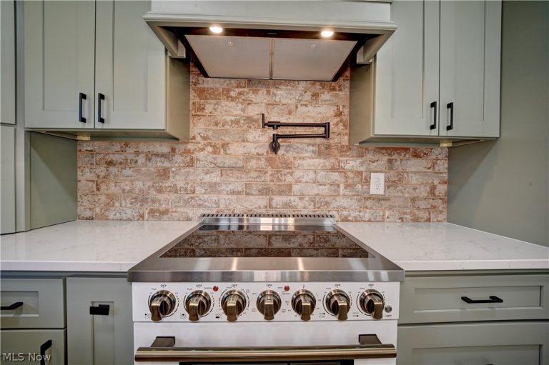 212 High Street, Dover, OH - Photo 6