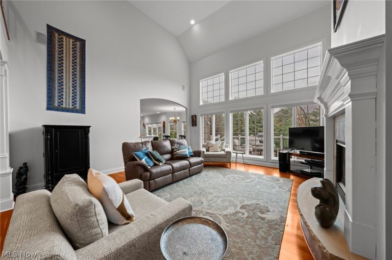 343 Glasgow Drive, Highland Heights, OH - Photo 8