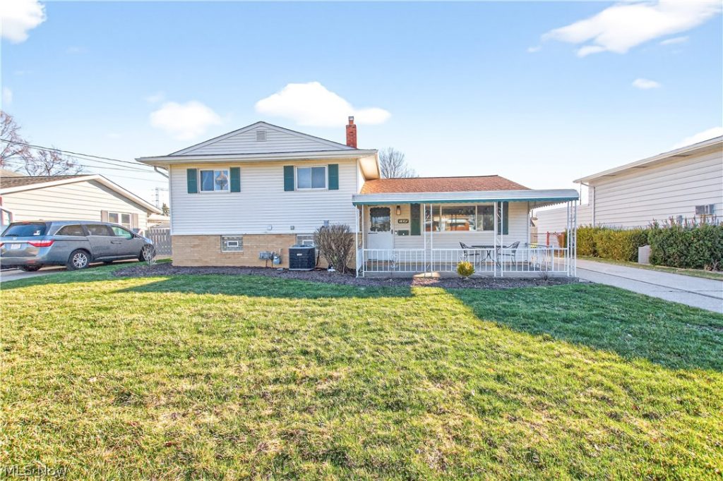 14761 Larkfield Drive, Brook Park, OH