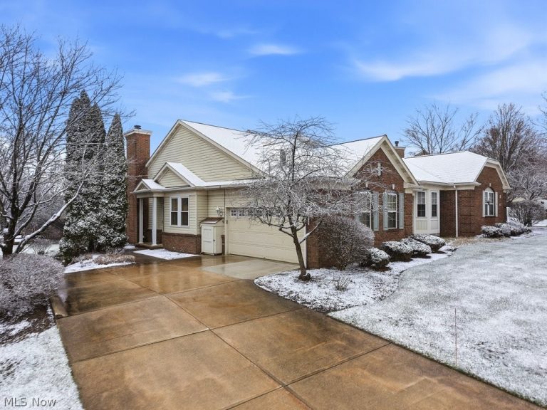 391 Stone Bridge Drive #34, Sagamore Hills, OH, 44067