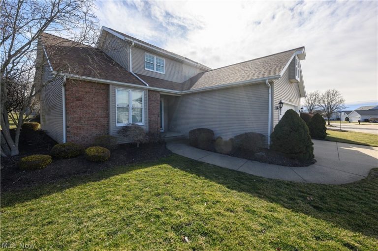 1358 Azalea Boulevard, Barberton, OH - Photo 3